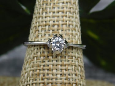 GENUINE STONE RING SIZE 6