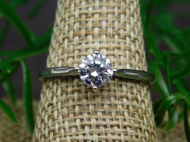 GENUINE STONE RING SIZE 8