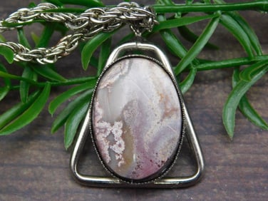 MEXICAN LACE PENDANT NECKLACE ROCK STONE LAPIDARY SPECIMEN