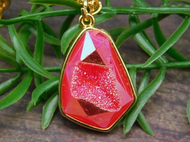 DRUZY QUARTZ PENDANT NECKLACE ROCK STONE LAPIDARY SPECIMEN