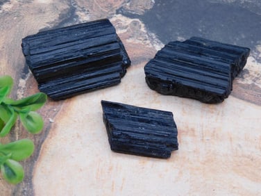 BLACK TOURMALINE ROCK STONE LAPIDARY SPECIMEN