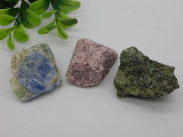 MIXED ROUGH ROCK STONE LAPIDARY SPECIMEN