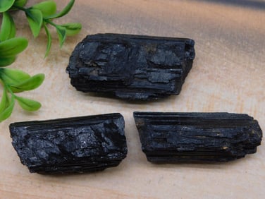 TOURMALINE ROCK STONE LAPIDARY SPECIMEN