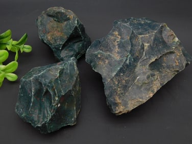 BLOODSTONE ROCK STONE LAPIDARY SPECIMEN