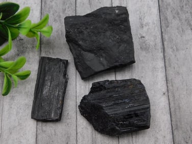 BLACK TOURMALINE ROCK STONE LAPIDARY SPECIMEN