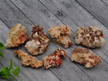 VANADINITE ROCK STONE LAPIDARY SPECIMEN