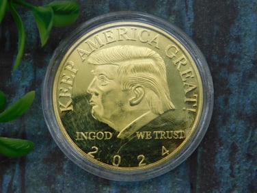 Donald Trump Gold-Tone Commemorative Coin