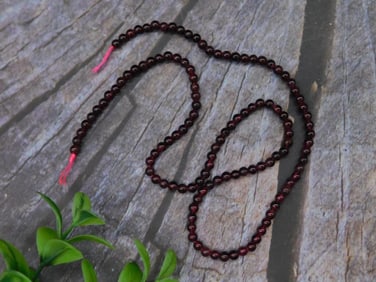 Strand of Garnet Red Beads Approximately 16 Inches Long Rock Stone Lapidary Specimen