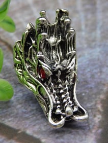 Silver-tone Dragon Claw Ring, Size 7