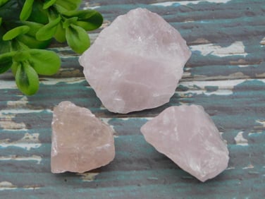 ROSE QUARTZ ROCK STONE LAPIDARY SPECIMEN
