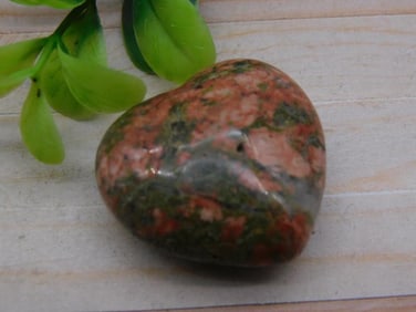 UNAKITE HEART ROCK STONE LAPIDARY SPECIMEN