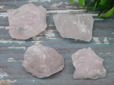 ROSE QUARTZ ROCK STONE LAPIDARY SPECIMEN