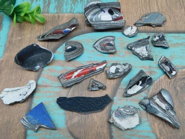 FORDITE MOTOR CITY AGATE ROCK STONE LAPIDARY SPECIMEN