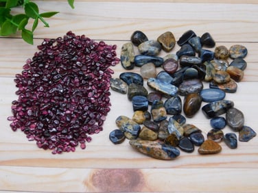 GARNET AND PIETERSITE ROCK STONE LAPIDARY SPECIMEN