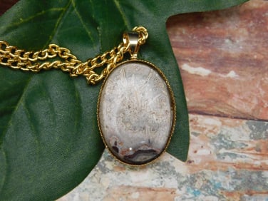 CRAZY LACE PENDANT NECKLACE ROCK STONE LAPIDARY SPECIMEN
