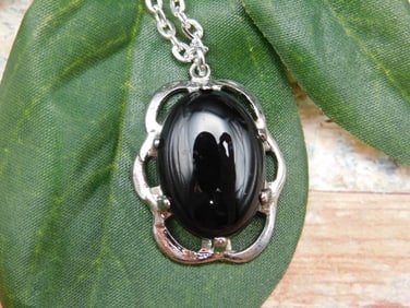 OBSIDIAN PENDANT NECKLACE ROCK STONE LAPIDARY SPECIMEN