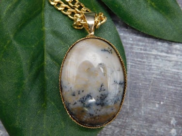 DENDRITIC AGATE PENDANT NECKLACE ROCK STONE LAPIDARY SPECIMEN