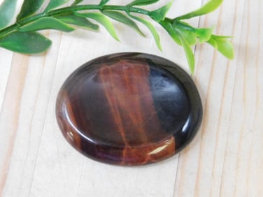 RED MAHOGANY TIGER EYE WORRY STONE ROCK STONE LAPIDARY SPECIMEN