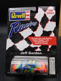 1995 Revell Racing Diecast Car ? Jeff Gordon Edition
