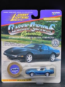 Johnny Lightning Classic Customs Corvette Limited Edition