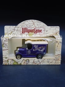 Lilliput Lane Collectors Model Vehicle in Box