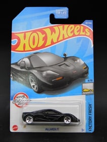 Hot Wheels McLaren F1 Factory Fresh 4/10 Die-Cast Car