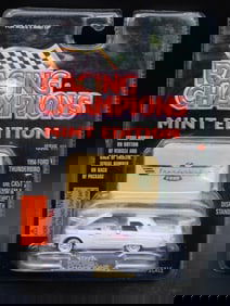 Racing Champions Mint Edition 1956 Ford Thunderbird