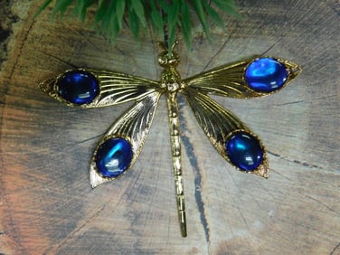ABALONE STUDDED DRAGONFLY PENDANT ROCK STONE LAPIDARY SPECIMEN