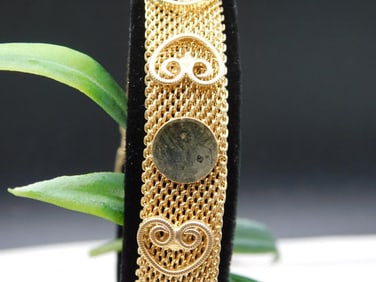 BRACELET