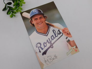 7UP GEORGE BRETT KC ROYALS JUMBO BASEBALL CARD AUTOGRAPHED