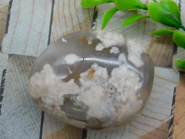 HATMANS FLOWER PETAL AGATE ROCK STONE LAPIDARY SPECIMEN