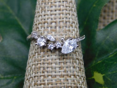 RING ROCK STONE LAPIDARY SPECIMEN