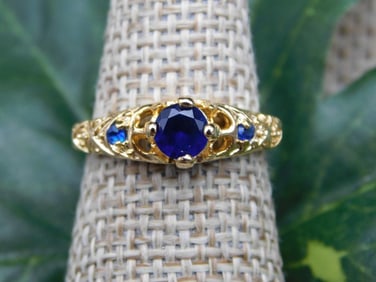 RING ROCK STONE LAPIDARY SPECIMEN