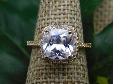 RING ROCK STONE LAPIDARY SPECIMEN