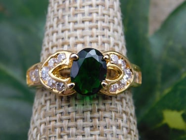 RING ROCK STONE LAPIDARY SPECIMEN