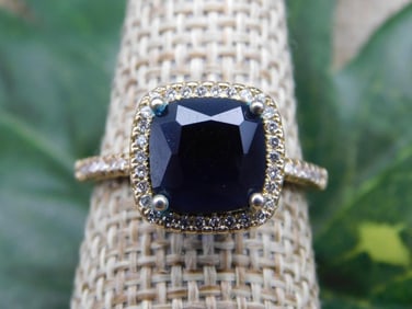 RING ROCK STONE LAPIDARY SPECIMEN