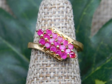 RING ROCK STONE LAPIDARY SPECIMEN