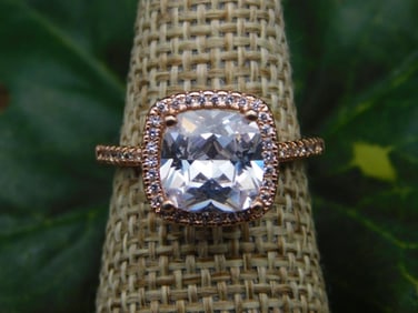 RING ROCK STONE LAPIDARY SPECIMEN