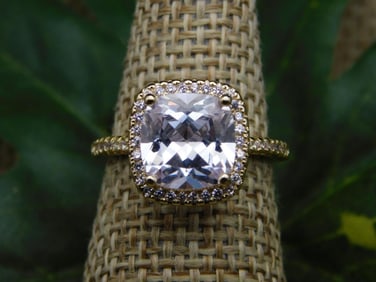 RING ROCK STONE LAPIDARY SPECIMEN