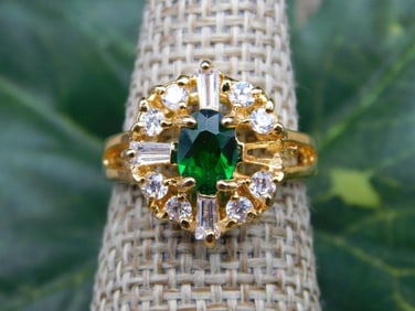 RING ROCK STONE LAPIDARY SPECIMEN