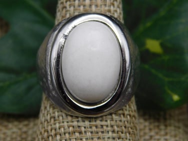 RING ROCK STONE LAPIDARY SPECIMEN