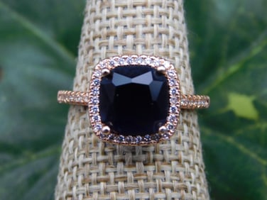 RING ROCK STONE LAPIDARY SPECIMEN