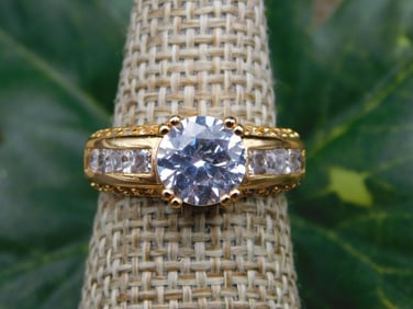 RING ROCK STONE LAPIDARY SPECIMEN