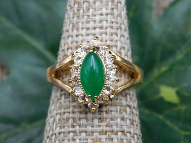 RING ROCK STONE LAPIDARY SPECIMEN