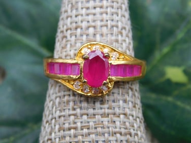 RING ROCK STONE LAPIDARY SPECIMEN