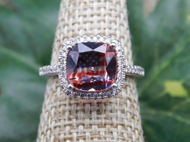 RING ROCK STONE LAPIDARY SPECIMEN