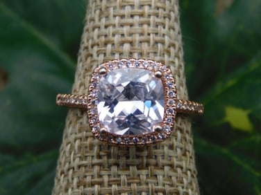 RING ROCK STONE LAPIDARY SPECIMEN