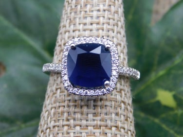 RING ROCK STONE LAPIDARY SPECIMEN