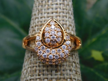 RING ROCK STONE LAPIDARY SPECIMEN