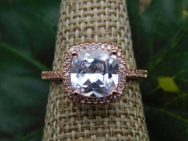 RING ROCK STONE LAPIDARY SPECIMEN